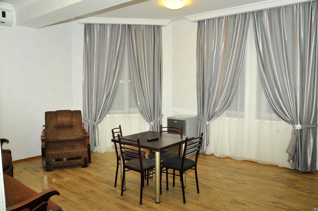 Alma-Ata Hotel Borjomi Bilik gambar